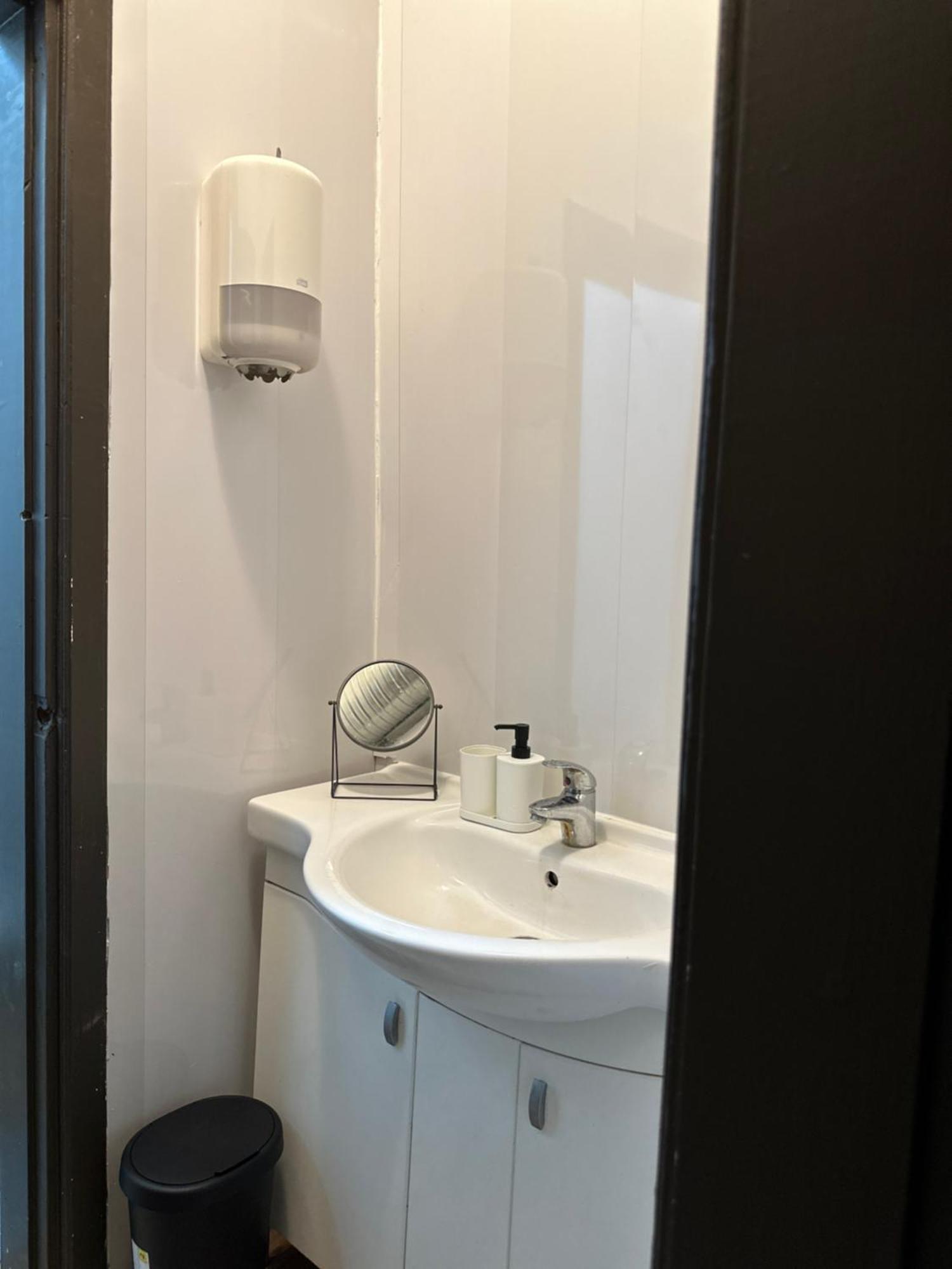 The Kliefs Vilnius - Virtual Check-In Hostel Buitenkant foto