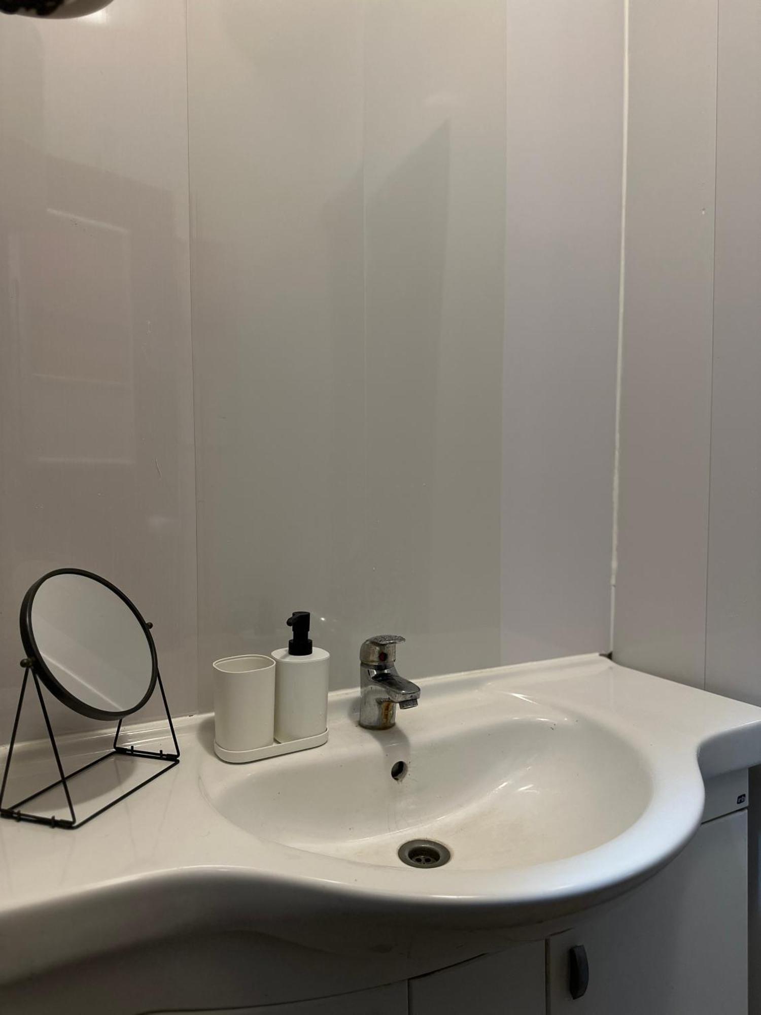 The Kliefs Vilnius - Virtual Check-In Hostel Buitenkant foto